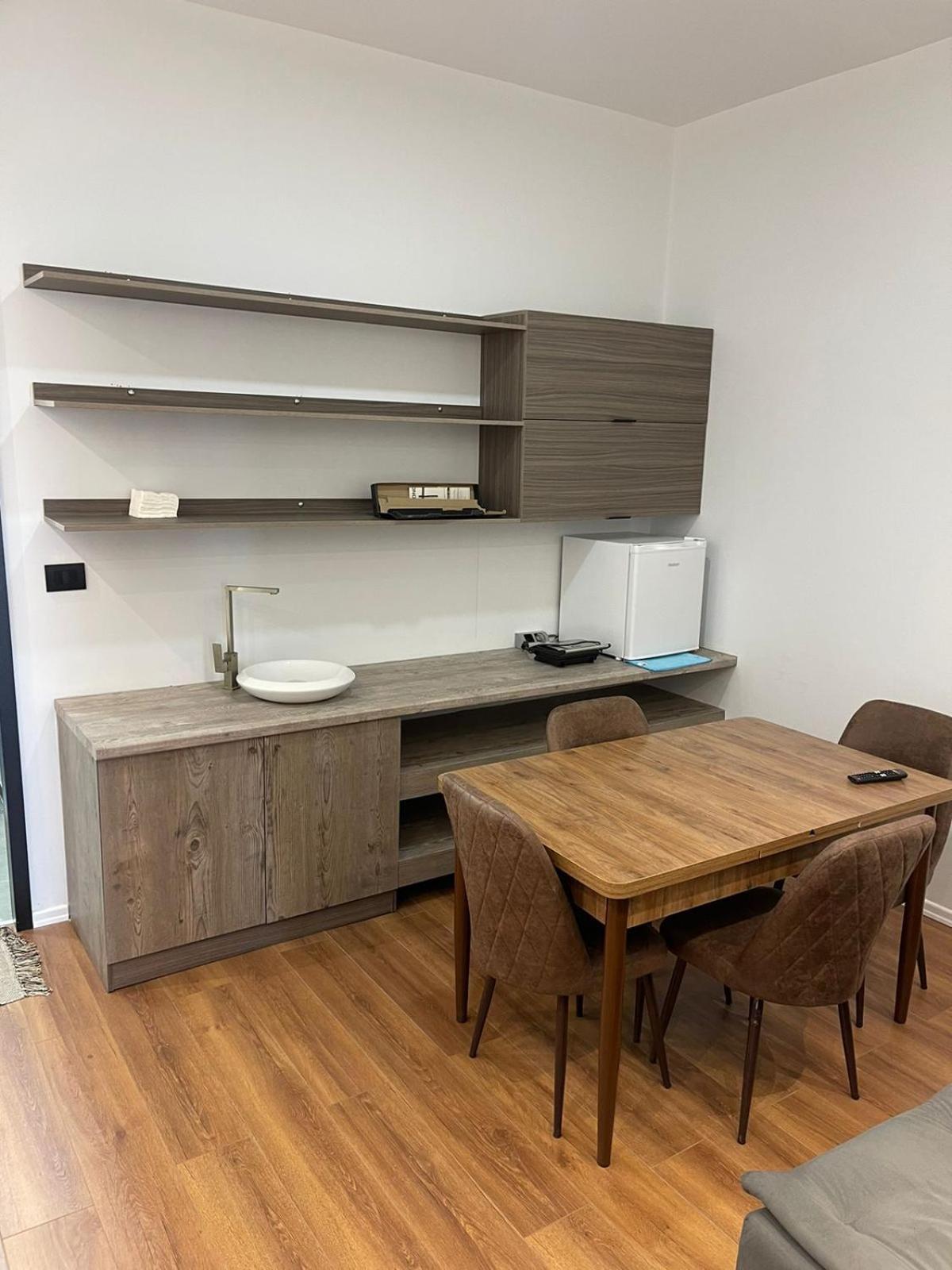 Aries Apartments Sarandë Eksteriør bilde