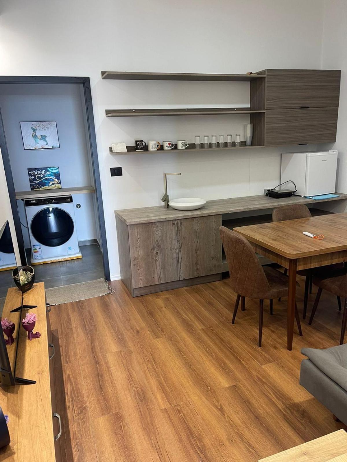 Aries Apartments Sarandë Eksteriør bilde