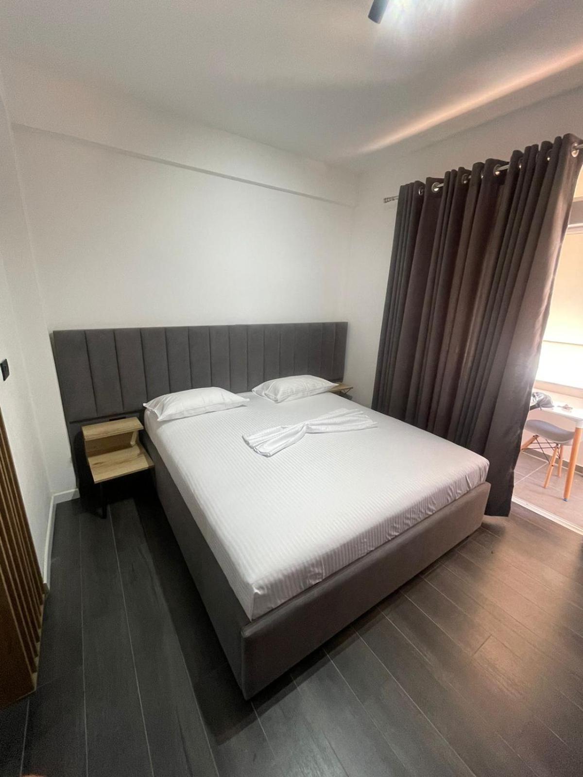 Aries Apartments Sarandë Eksteriør bilde