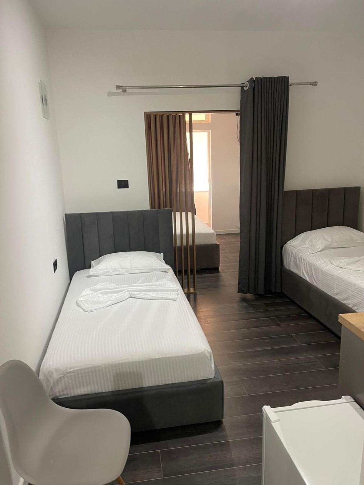 Aries Apartments Sarandë Eksteriør bilde