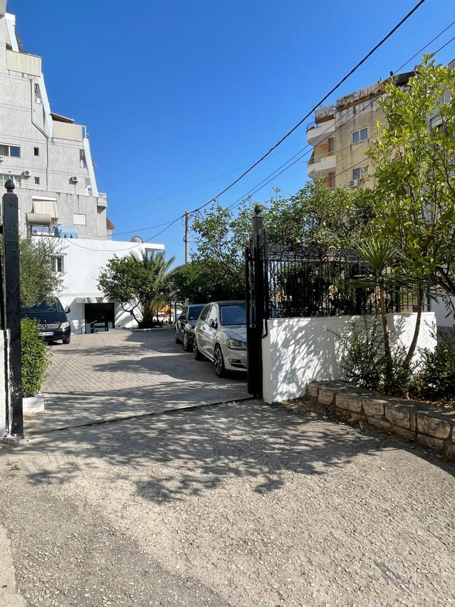 Aries Apartments Sarandë Eksteriør bilde